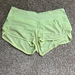 Lululemon 2.5” Low Rise Speedy Short Size 6.